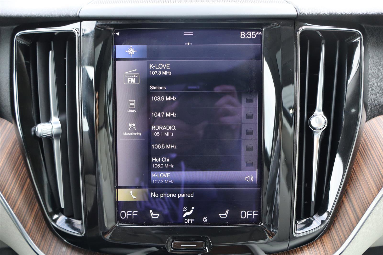 Used 2021 Volvo XC60 T5 Momentum w/ Premium Package image 19