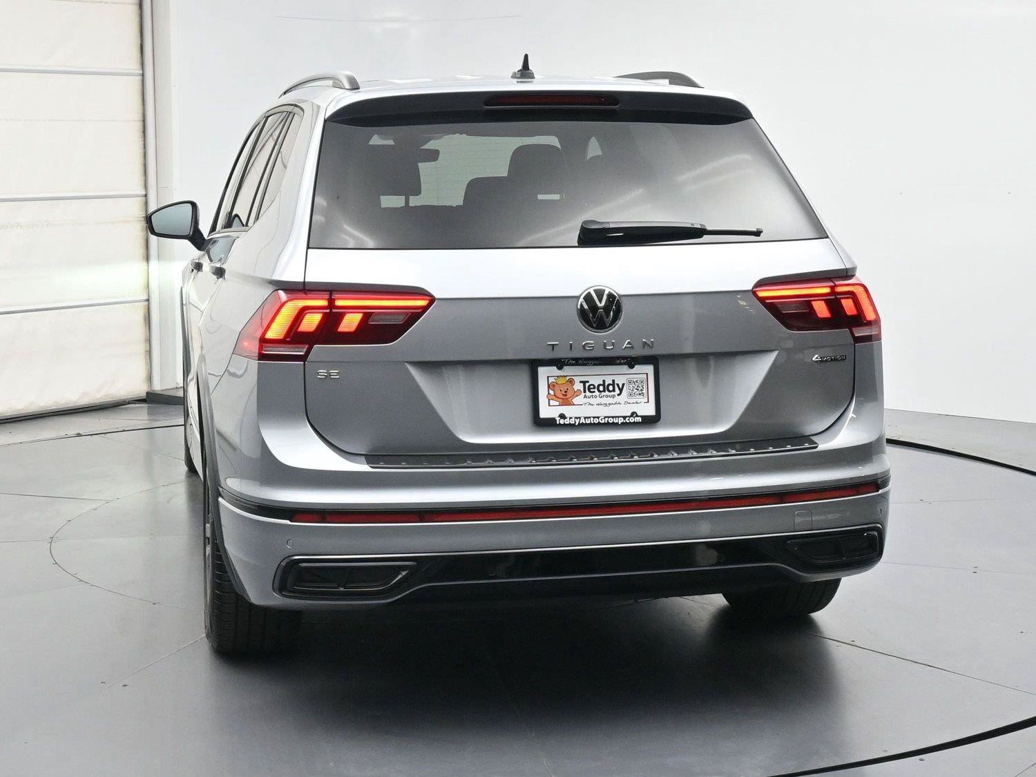 Used 2024 Volkswagen Tiguan SE R-Line AWD/4WD image 23