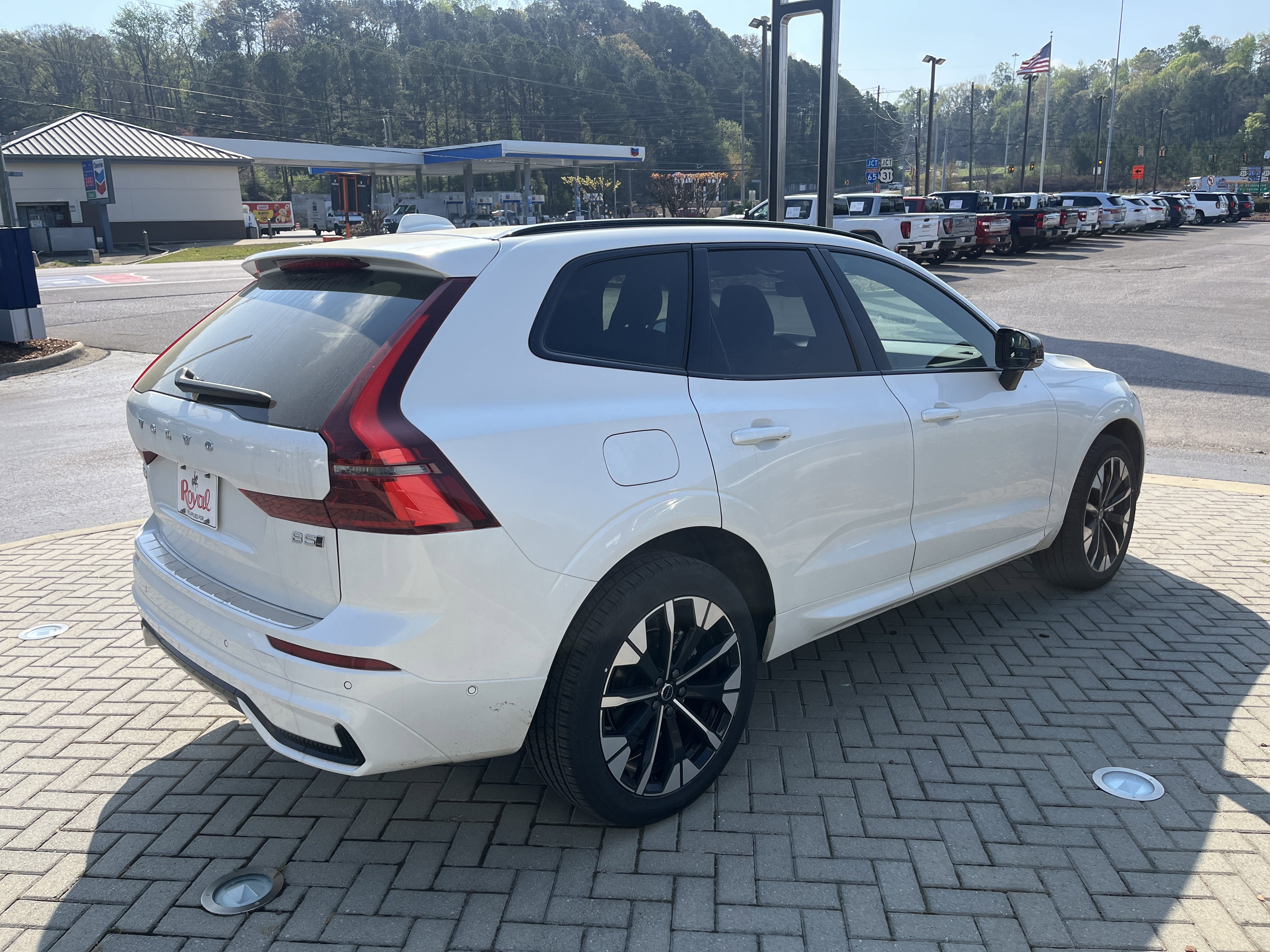 New 2026 Volvo XC60 B5 Plus w/ Protection Package Premier image 5