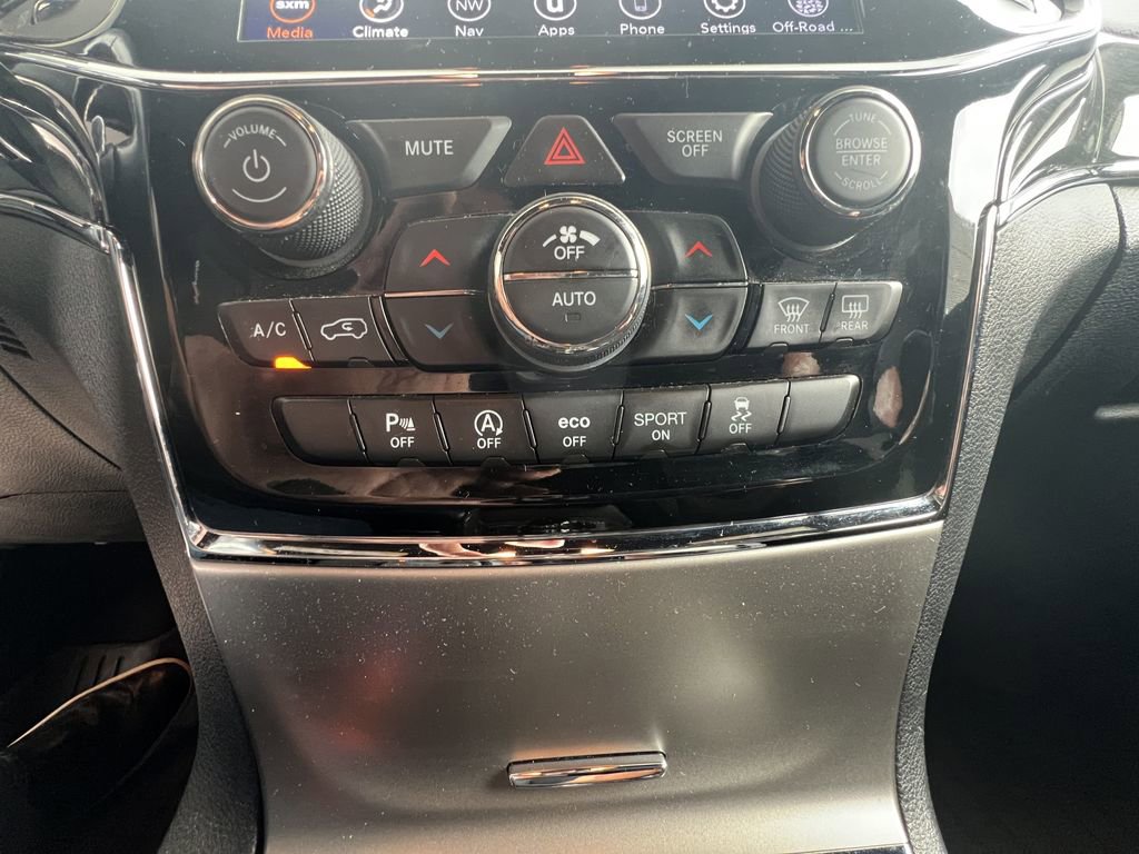 Used 2020 Jeep Grand Cherokee Trailhawk image 24