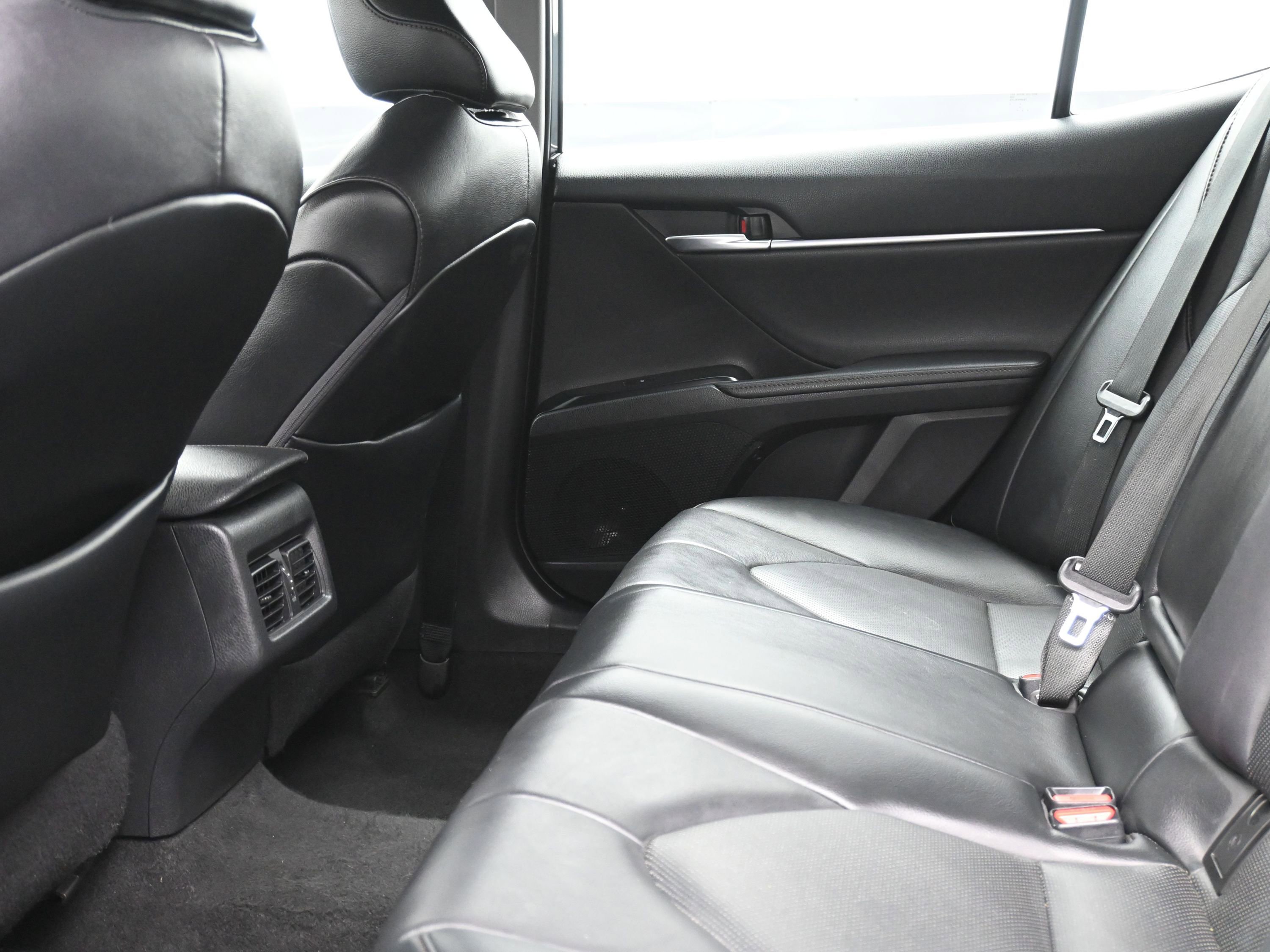 Used 2020 Toyota Camry XLE image 22