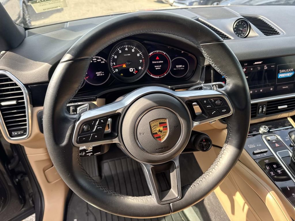 Used 2022 Porsche Cayenne Platinum Edition image 22