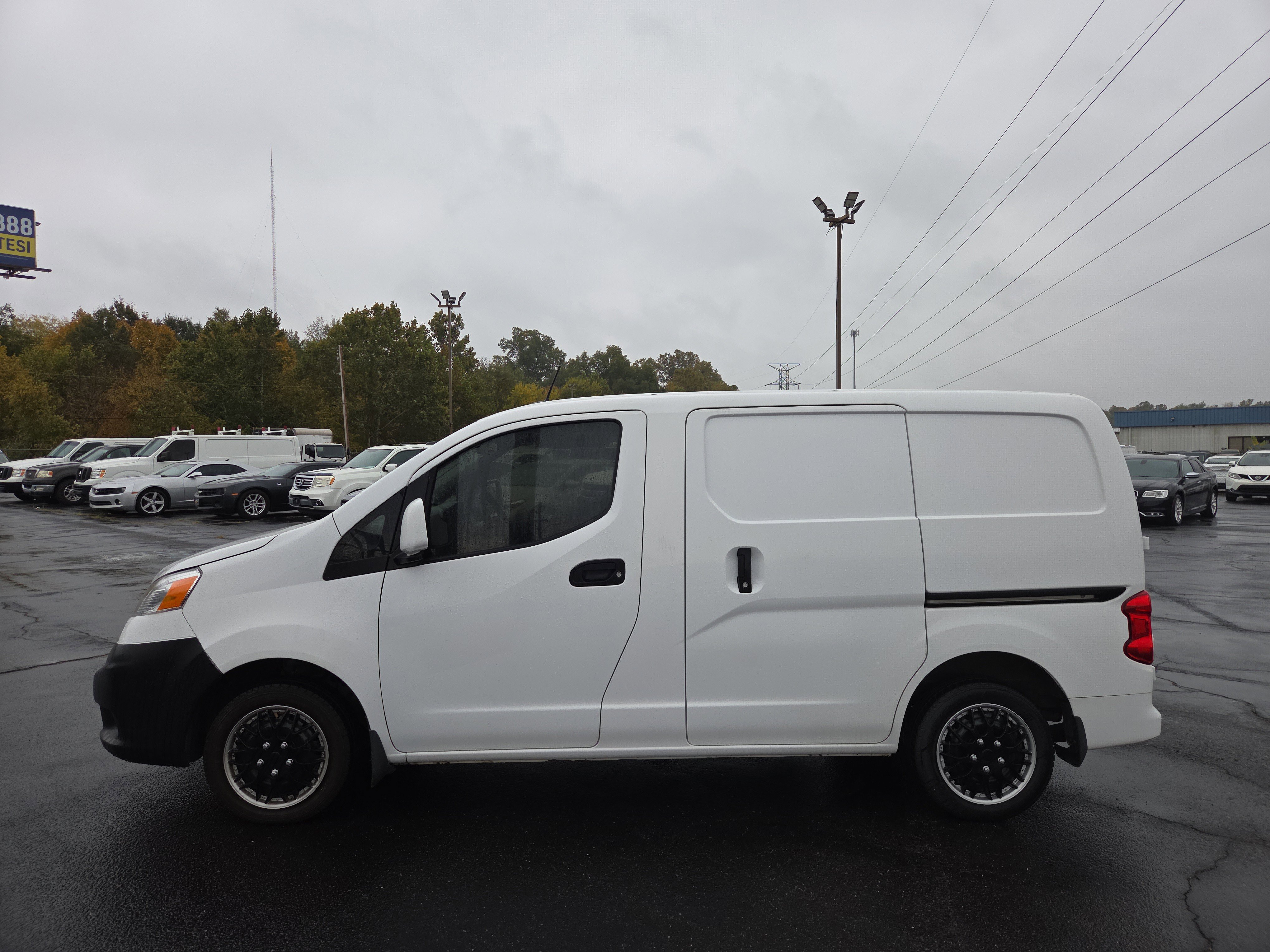 Used 2019 Nissan NV200 SV w/ Navigation Package FWD image 2