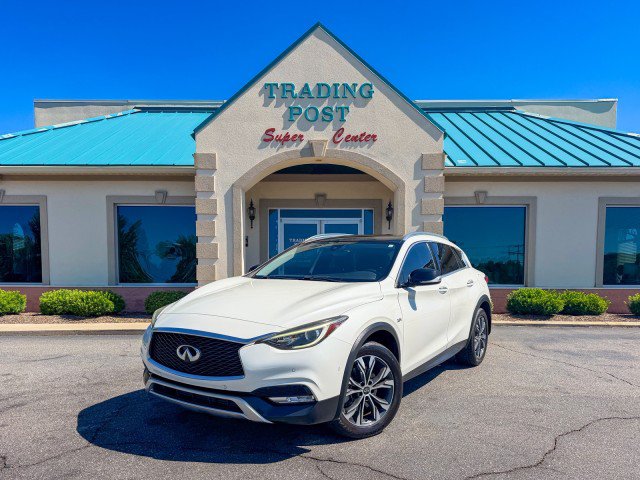 Used 2018 INFINITI QX30 Premium w/ Navigation Package AWD/4WD video 2