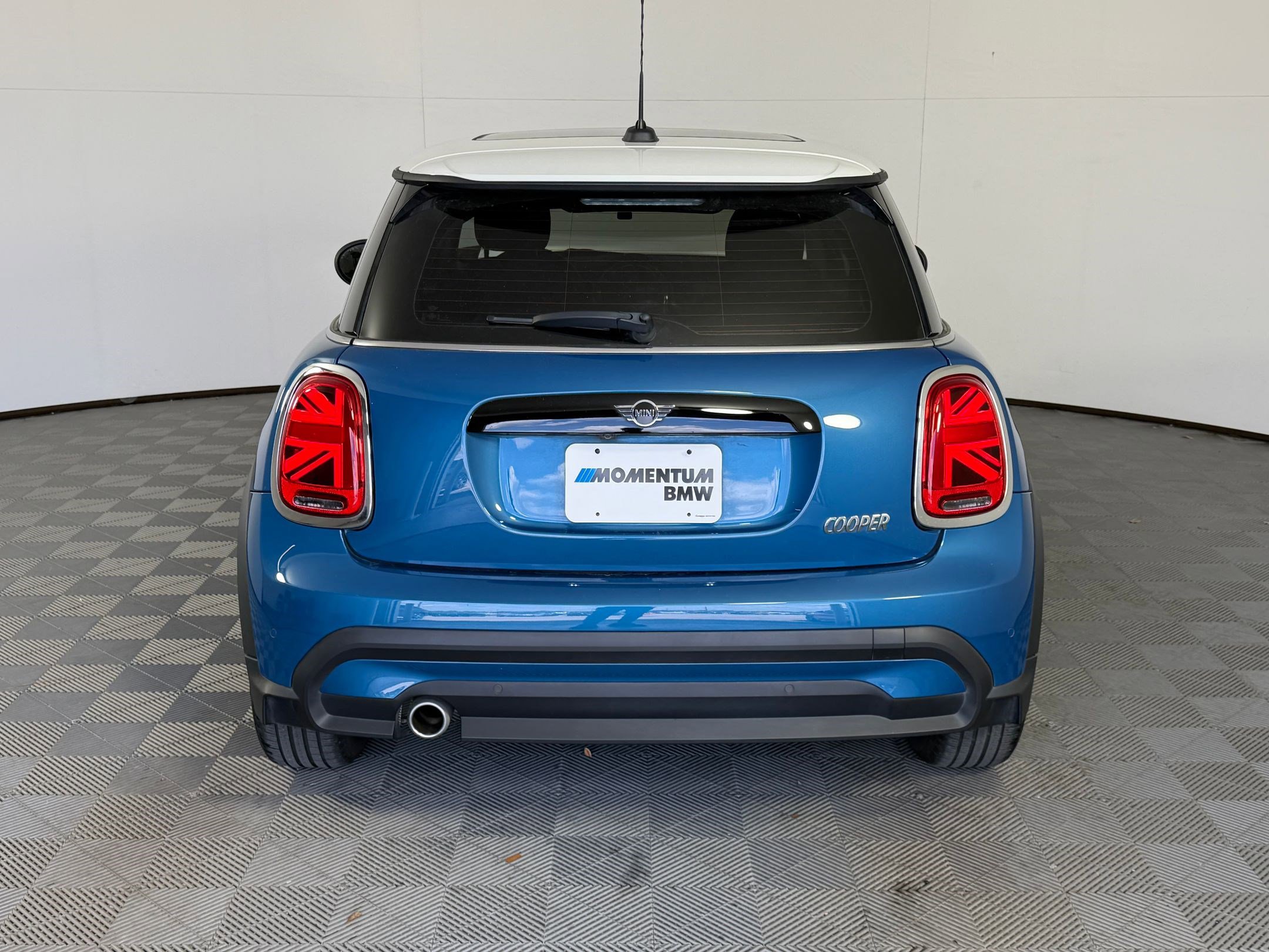 Used 2024 MINI Cooper 2-Door Hardtop image 10