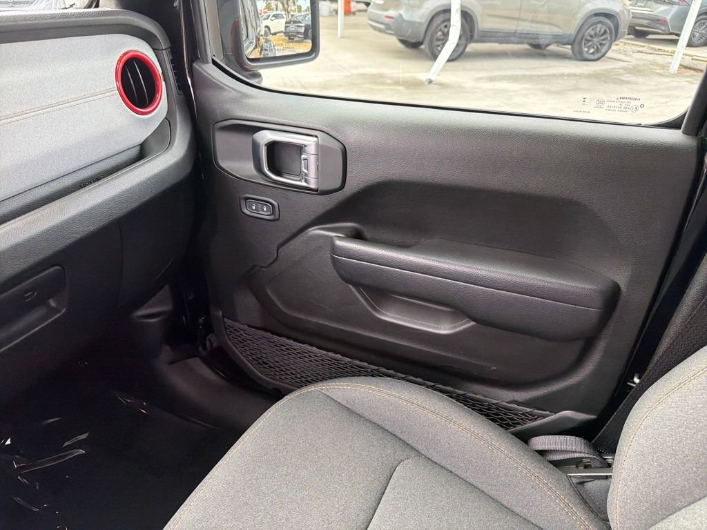 Used 2024 Jeep Gladiator Sport image 28