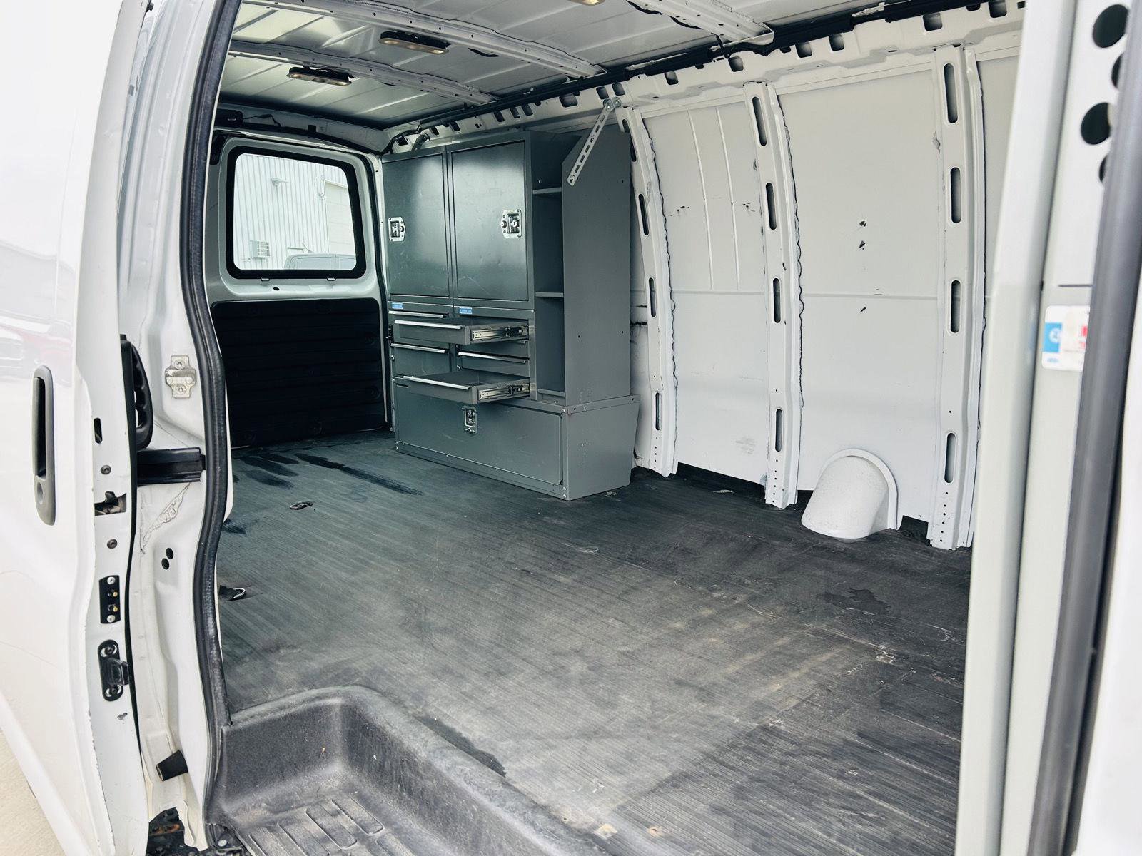 Used 2020 GMC Savana 2500 Extended w/ Driver Convenience Package image 17