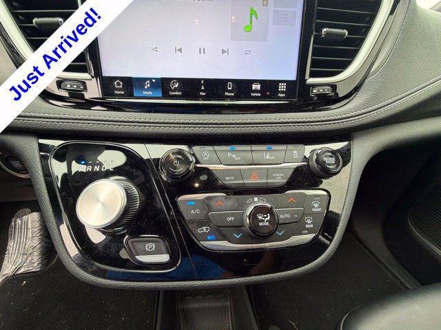 Used 2026 Chrysler Pacifica Select FWD image 34