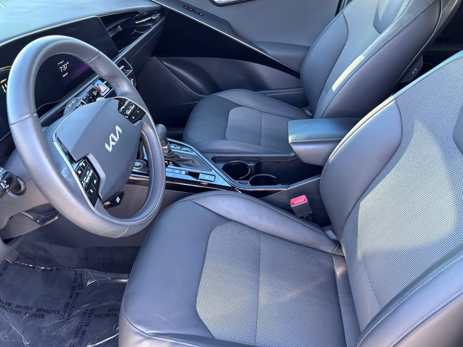 Used 2024 Kia Niro EX FWD image 18