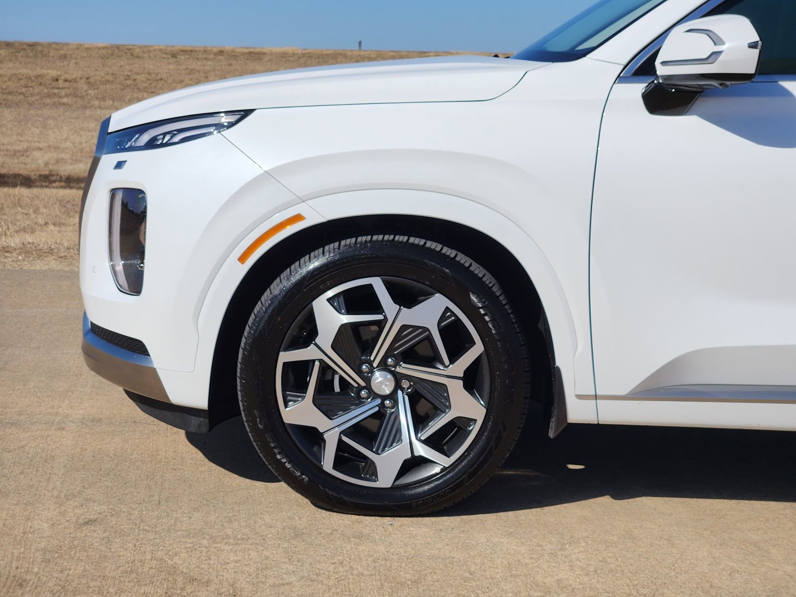 Used 2022 Hyundai Palisade Calligraphy image 13