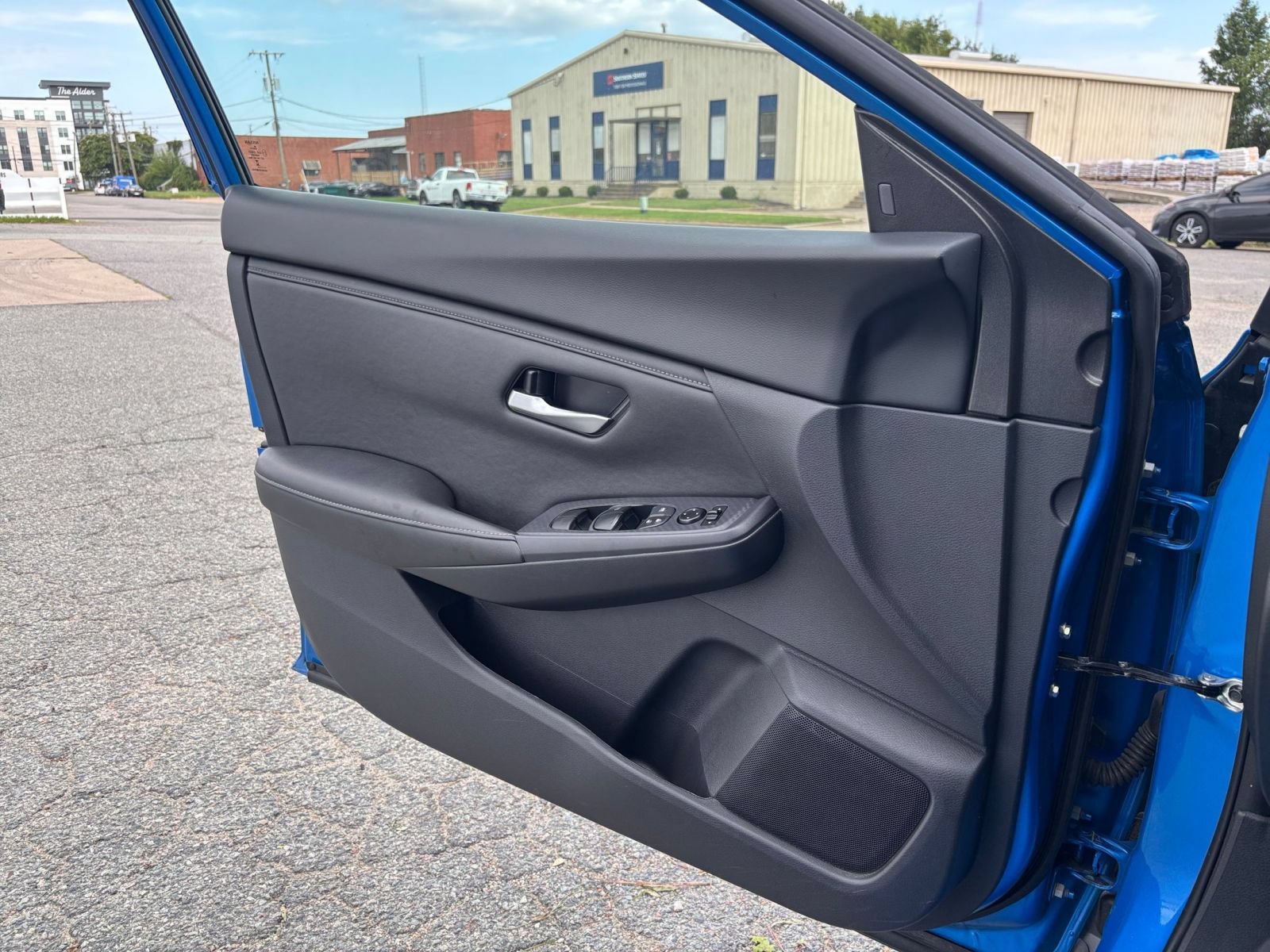 Used 2025 Nissan Sentra SV FWD image 15