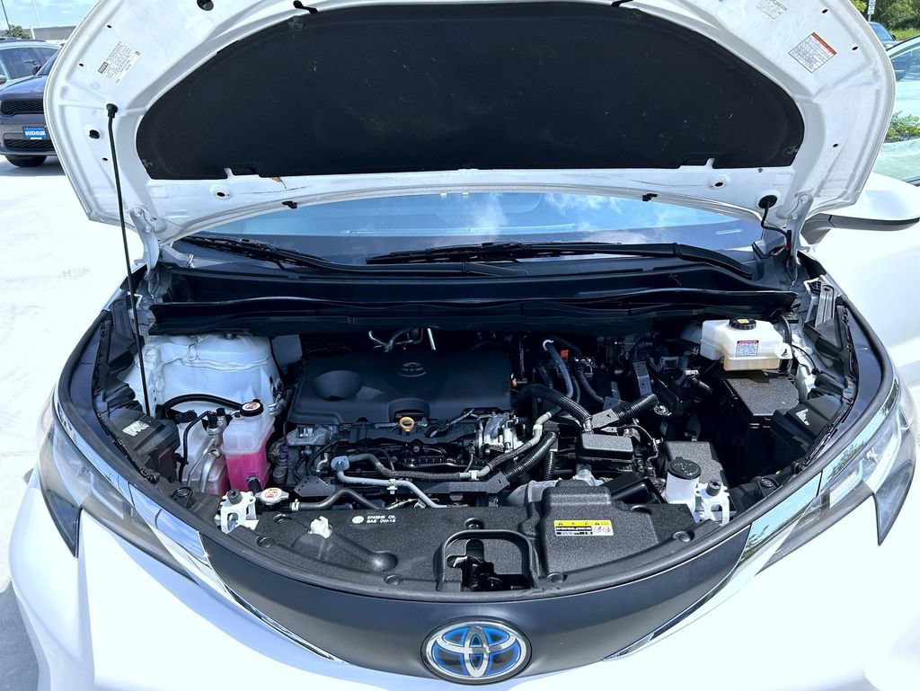 Used 2021 Toyota Sienna LE FWD image 25
