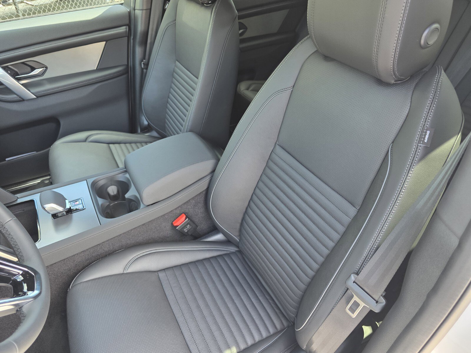 New 2026 Land Rover Discovery Sport Landmark image 10