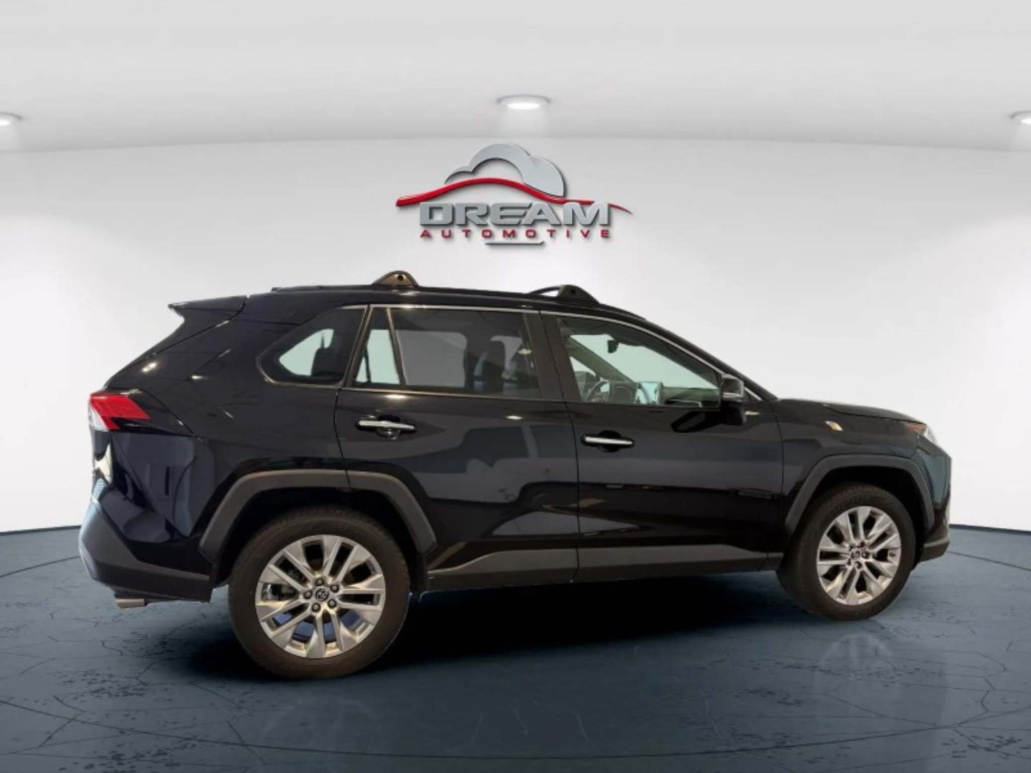 Used 2019 Toyota RAV4 Limited w/ Cold Weather Package AWD/4WD image 26