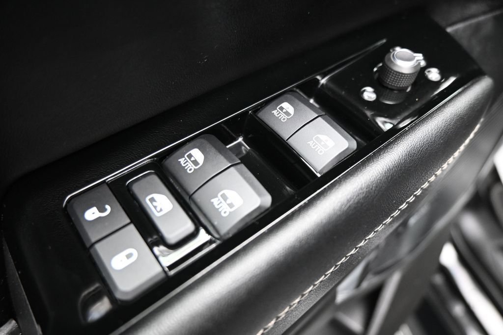 Used 2025 Jeep Wagoneer Series III w/ Premium Group I AWD/4WD image 11