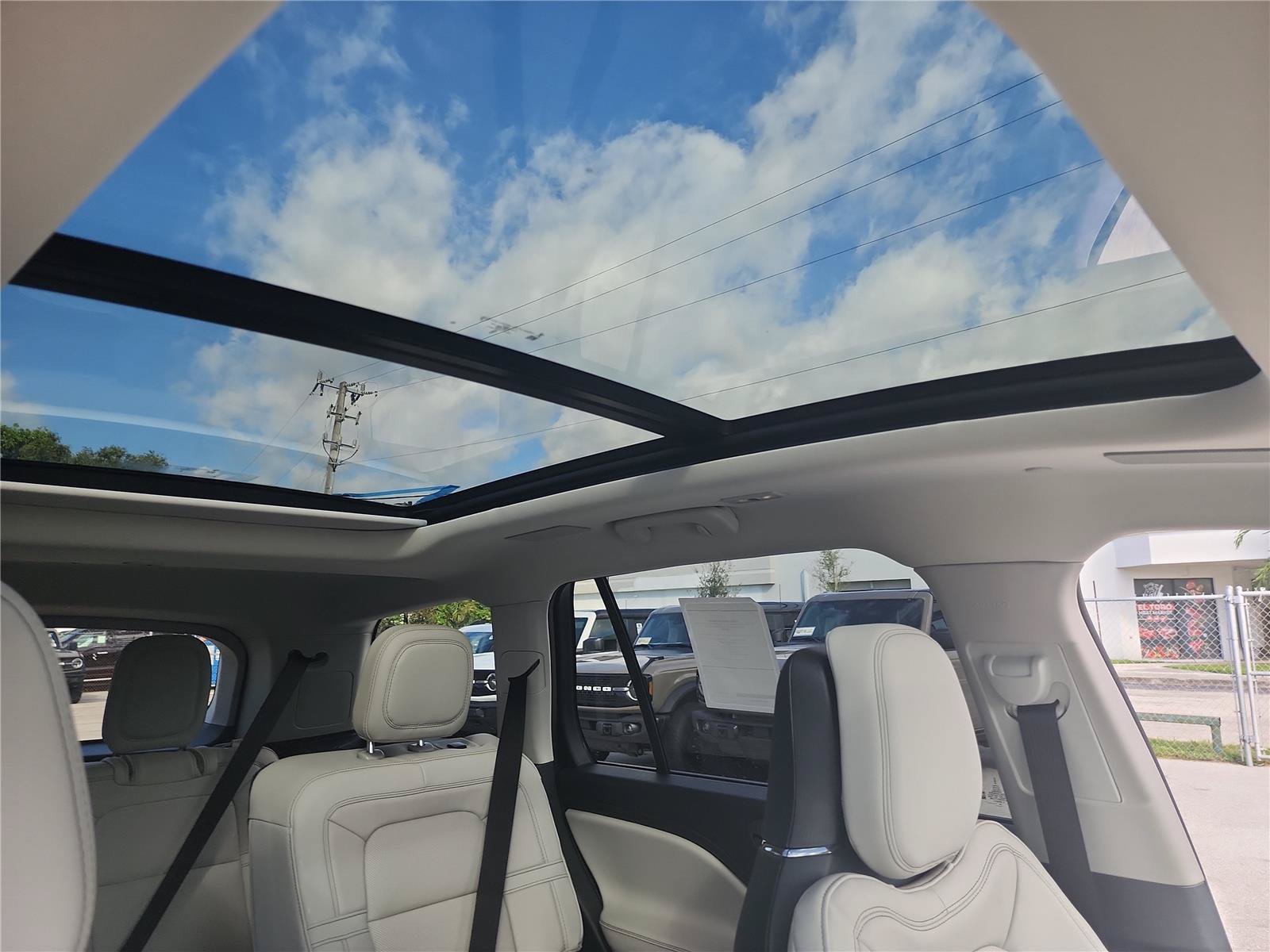 New 2027 Lincoln Aviator Reserve AWD/4WD image 30