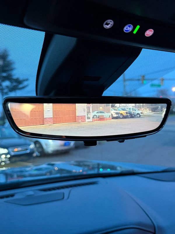 Used 2021 GMC Yukon Denali w/ Denali Premium Package image 20