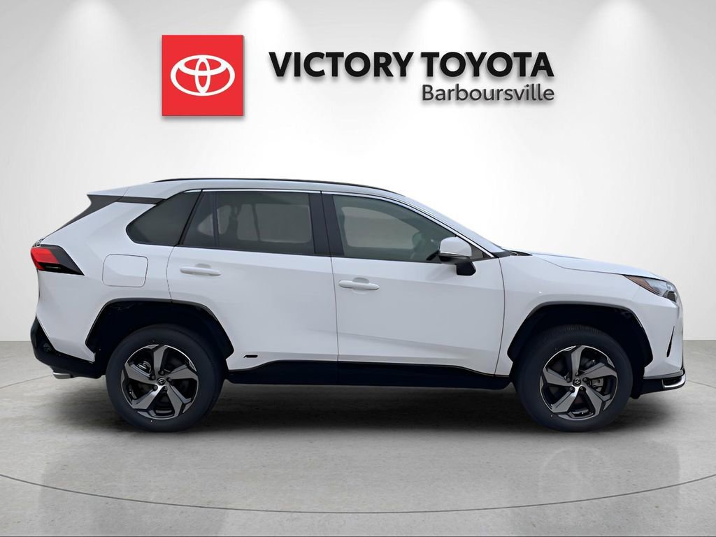 New 2025 Toyota RAV4 SE image 4