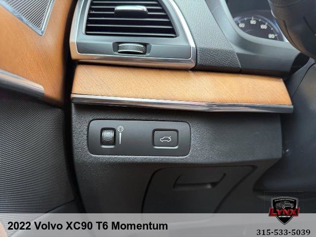 Used 2022 Volvo XC90 T6 Momentum image 25