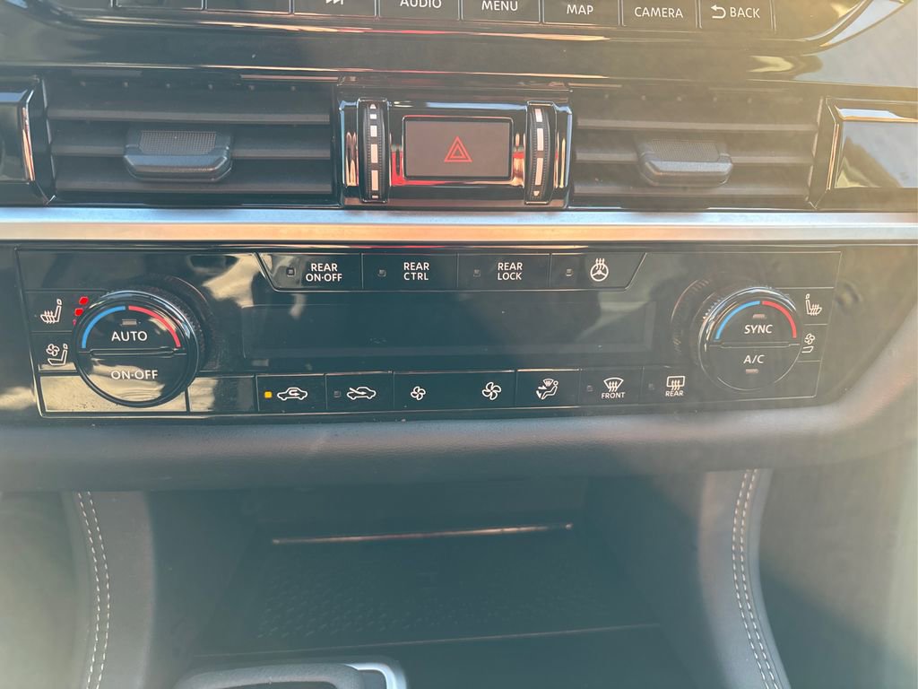 Used 2024 Nissan Pathfinder Platinum w/ Cargo Package image 32