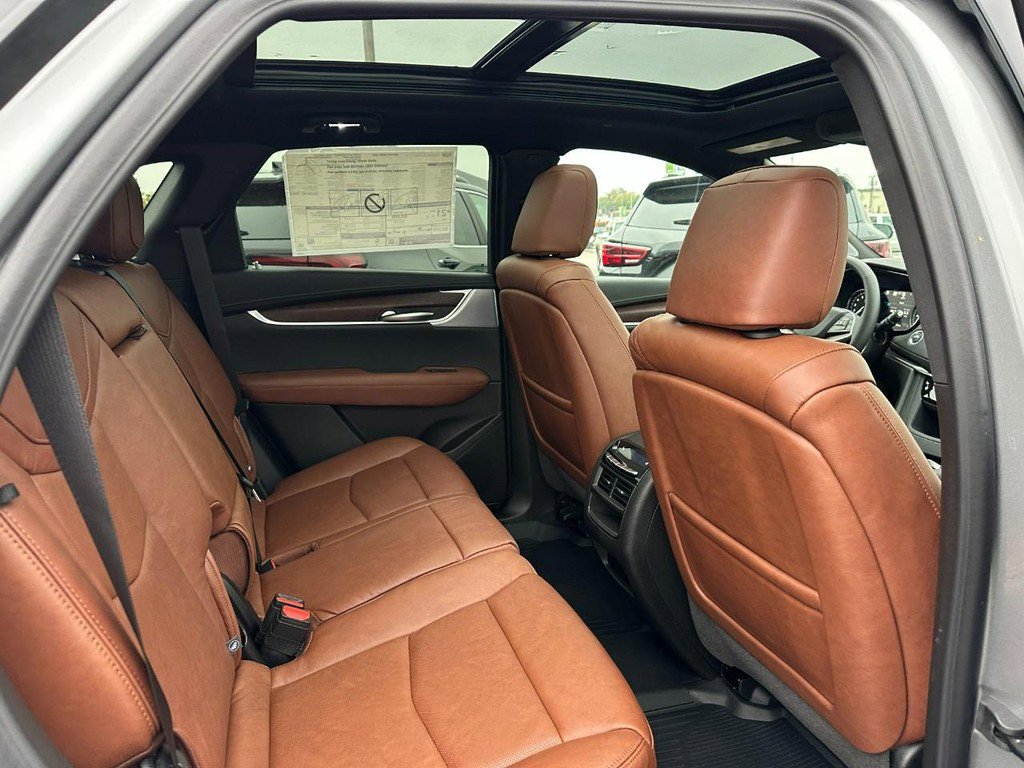 New 2025 Cadillac XT5 Sportv w/ Technology Package image 4