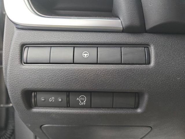 Used 2023 Nissan Rogue SV image 38