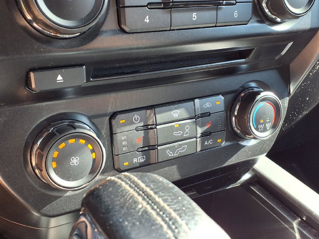 Used 2017 Ford F150 XLT w/ Equipment Group 302A Luxury AWD/4WD image 19