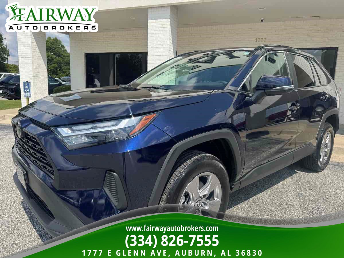 Used 2023 Toyota RAV4 XLE w/ Convenience Package FWD image 2