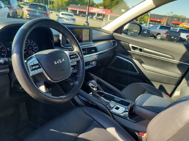 Used 2022 Kia Telluride S FWD image 14