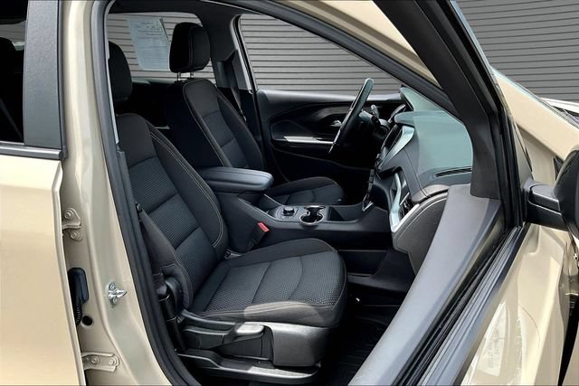 Used 2023 GMC Terrain SLE w/ Driver Convenience Package FWD image 28