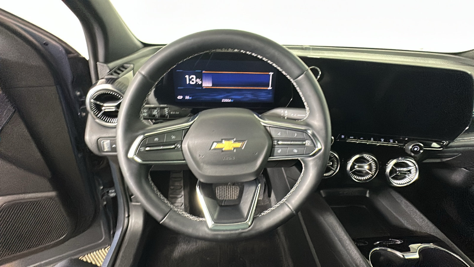 Used 2024 Chevrolet Blazer EV LT AWD/4WD image 18
