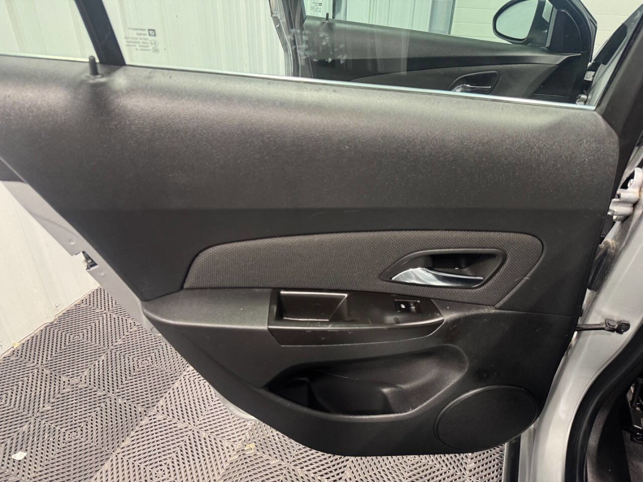 Used 2013 Chevrolet Cruze LT image 9