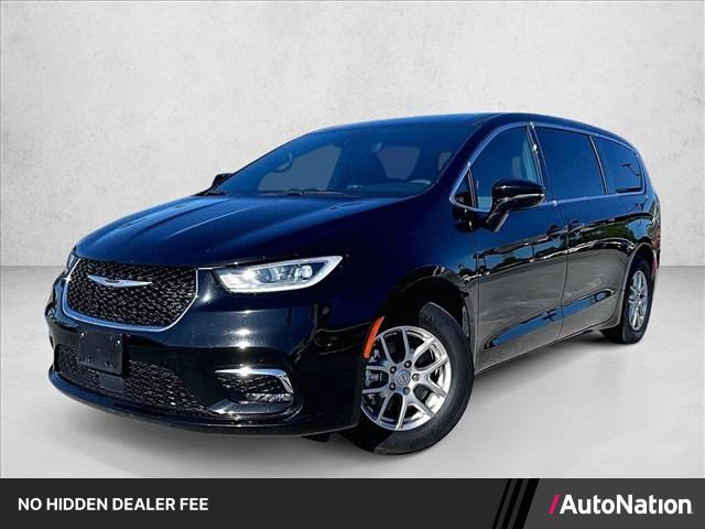 Used 2026 Chrysler Pacifica Select