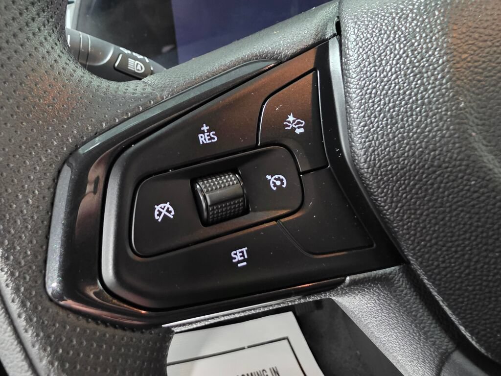 Used 2024 Chevrolet Trax LT FWD image 14