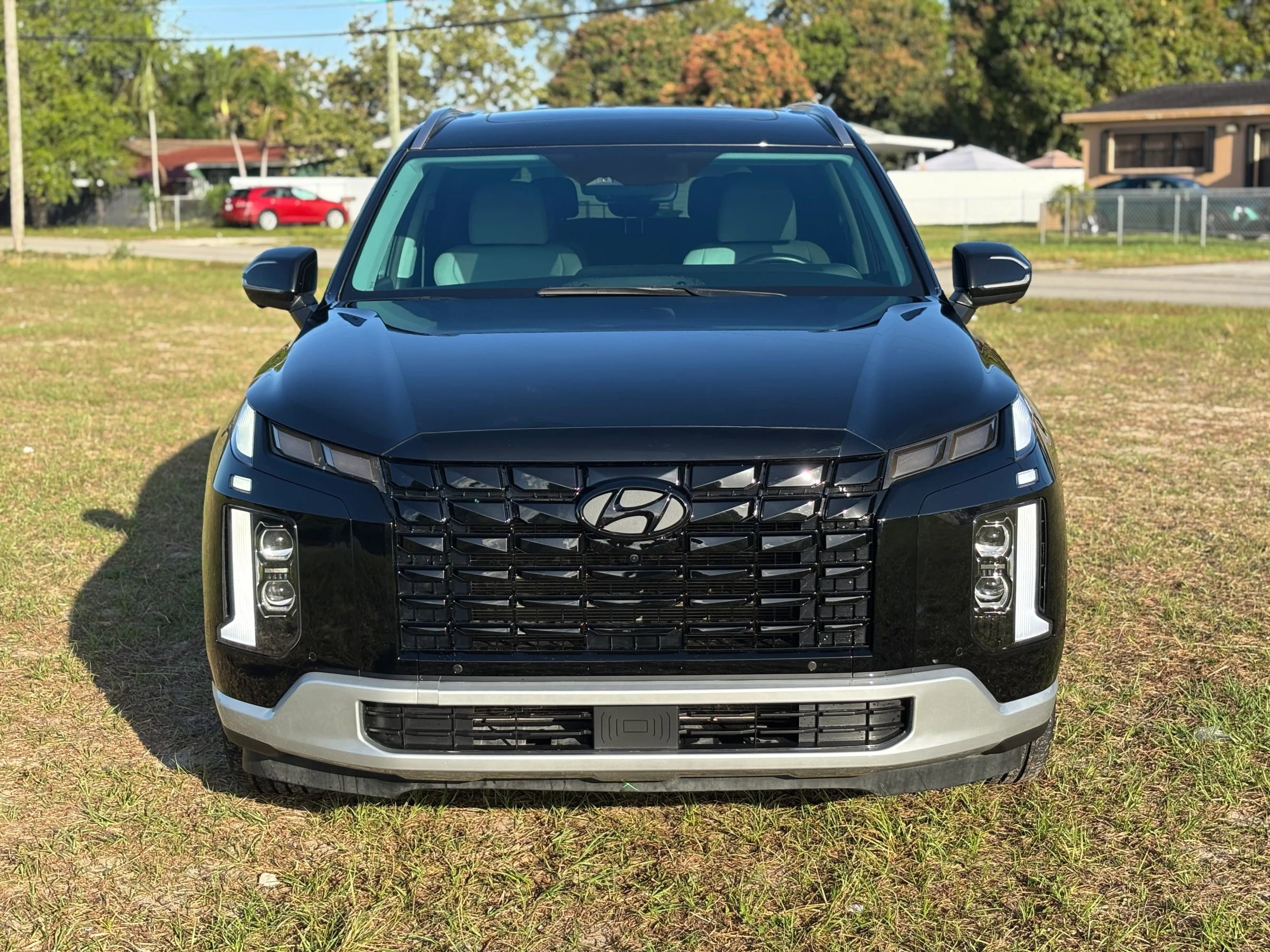 Used 2023 Hyundai Palisade SEL w/ Premium Package image 2