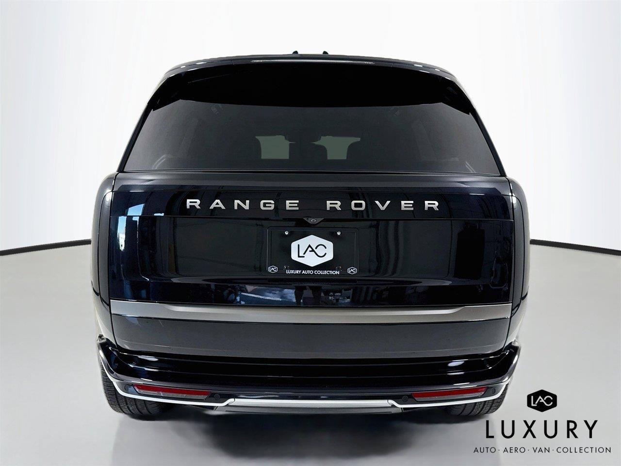 Used 2024 Land Rover Range Rover SE AWD/4WD image 7