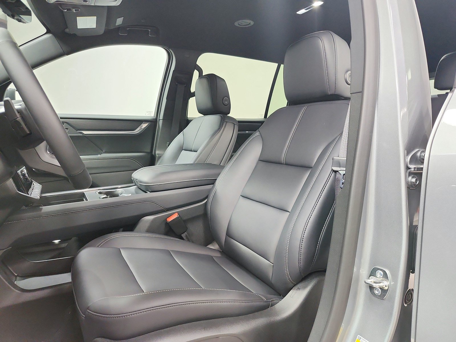New 2027 GMC Acadia Elevation w/ Elevation Premium Package AWD/4WD image 19