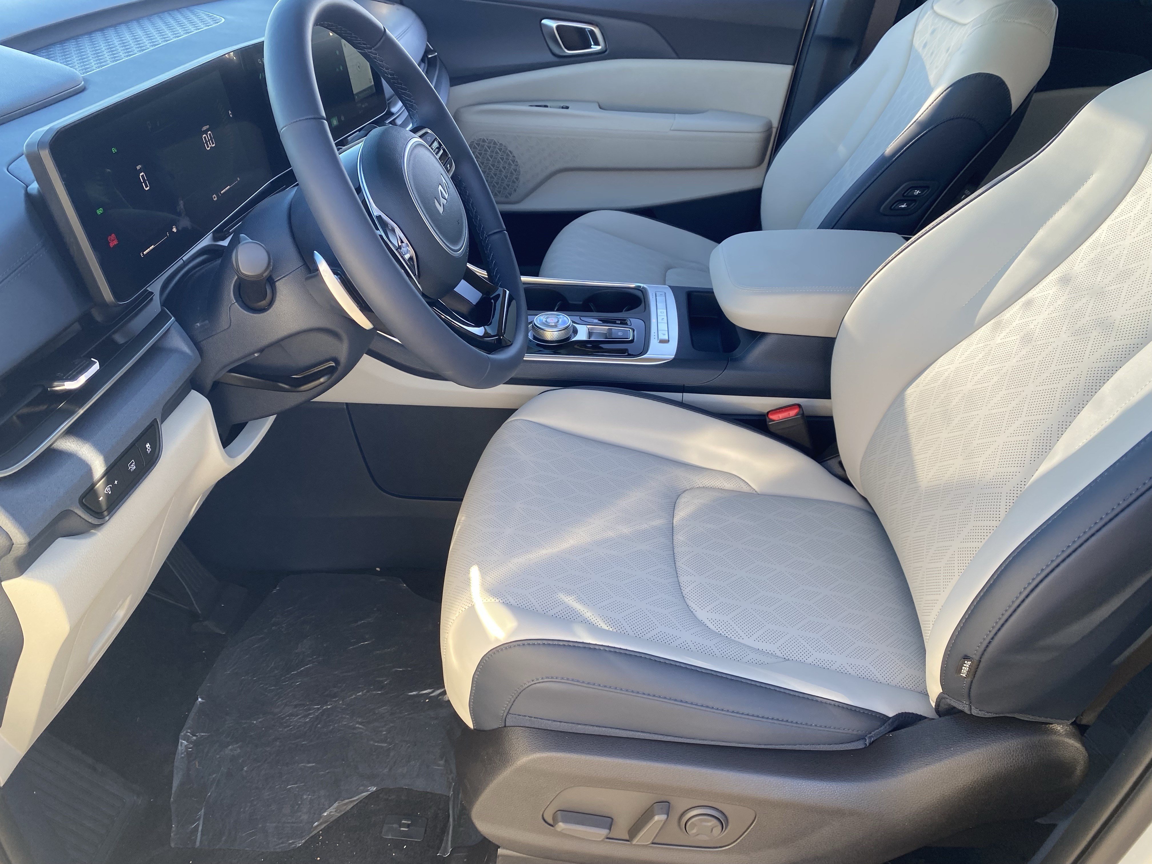New 2026 Kia Carnival EX FWD image 17