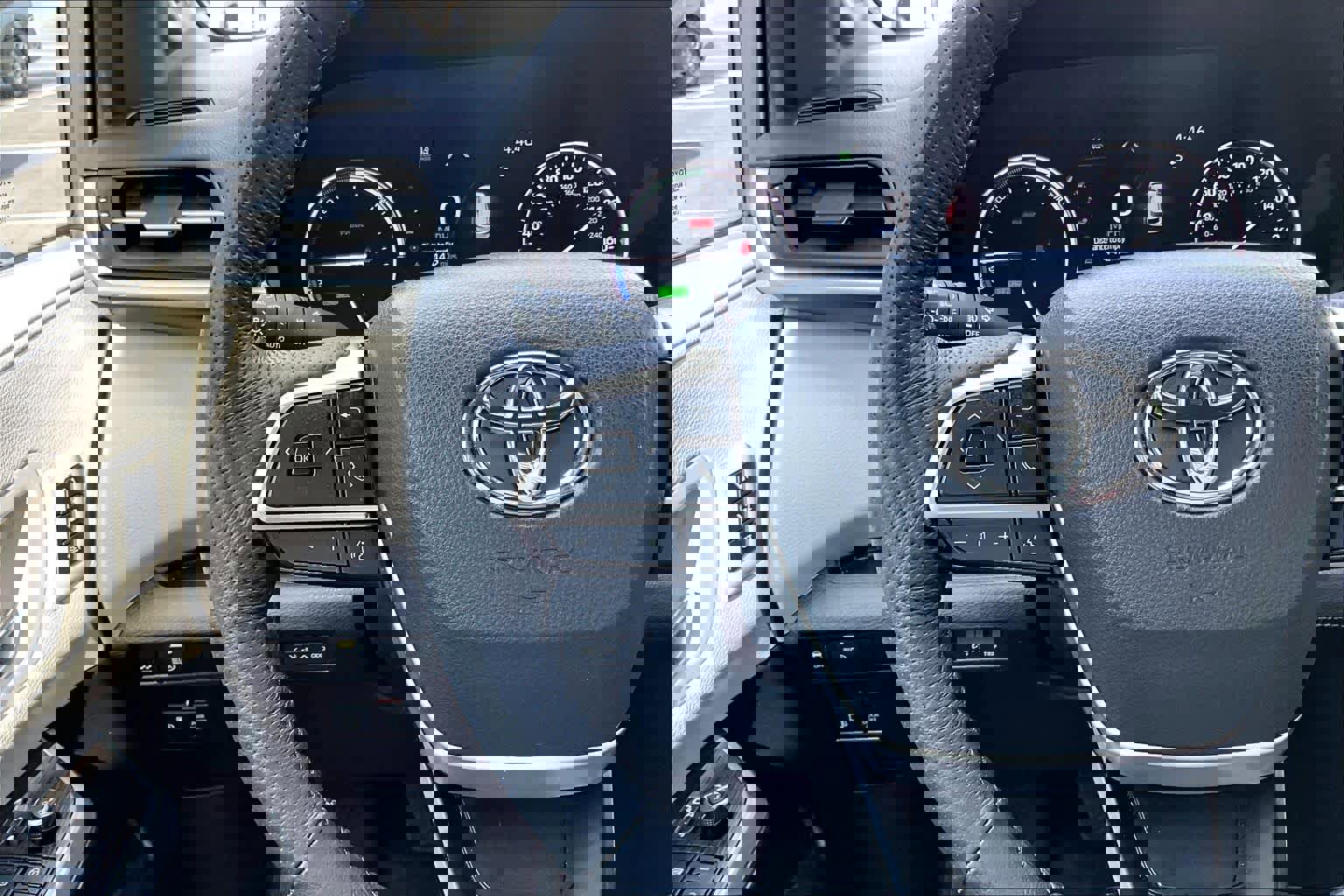 Certified 2024 Toyota Sienna Limited FWD image 24