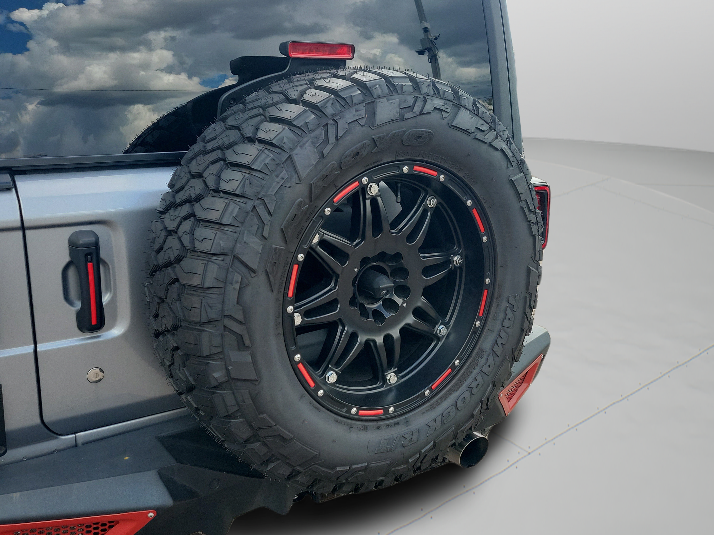 Used 2020 Jeep Wrangler Unlimited Sahara AWD/4WD image 30