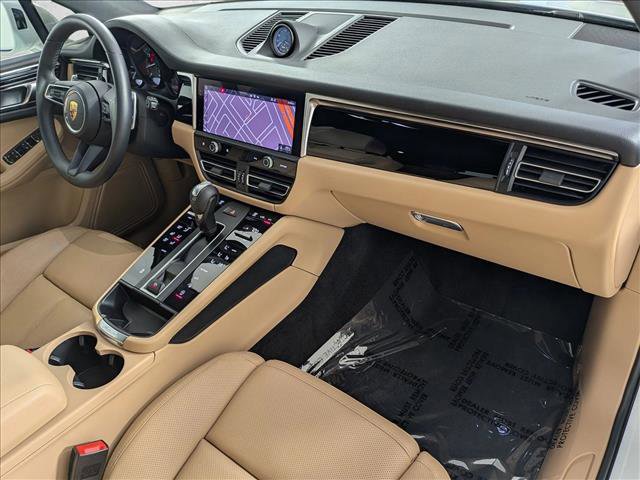 Certified 2023 Porsche Macan AWD/4WD image 25