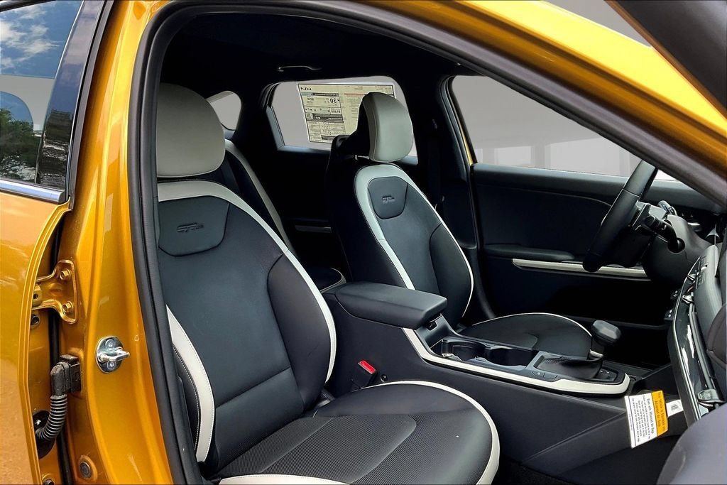 New 2026 Kia K4 GT-Line w/ GT-Line Premium Package FWD image 11