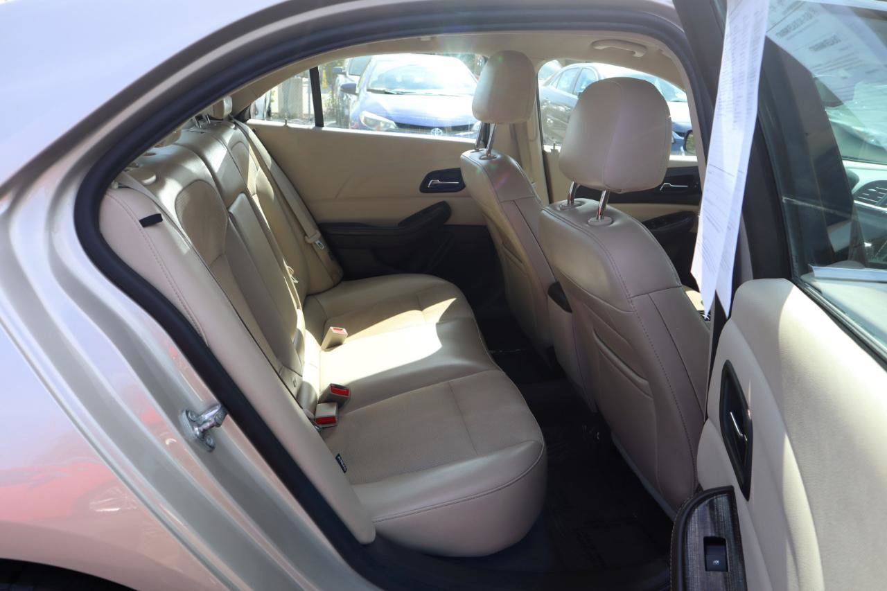 Used 2015 Chevrolet Malibu LT FWD image 12