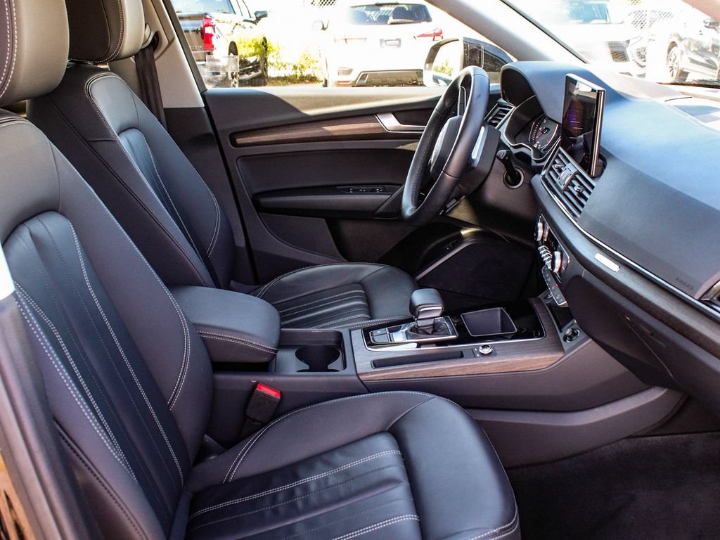 Used 2023 Audi Q5 2.0T Premium w/ Convenience Package AWD/4WD image 41