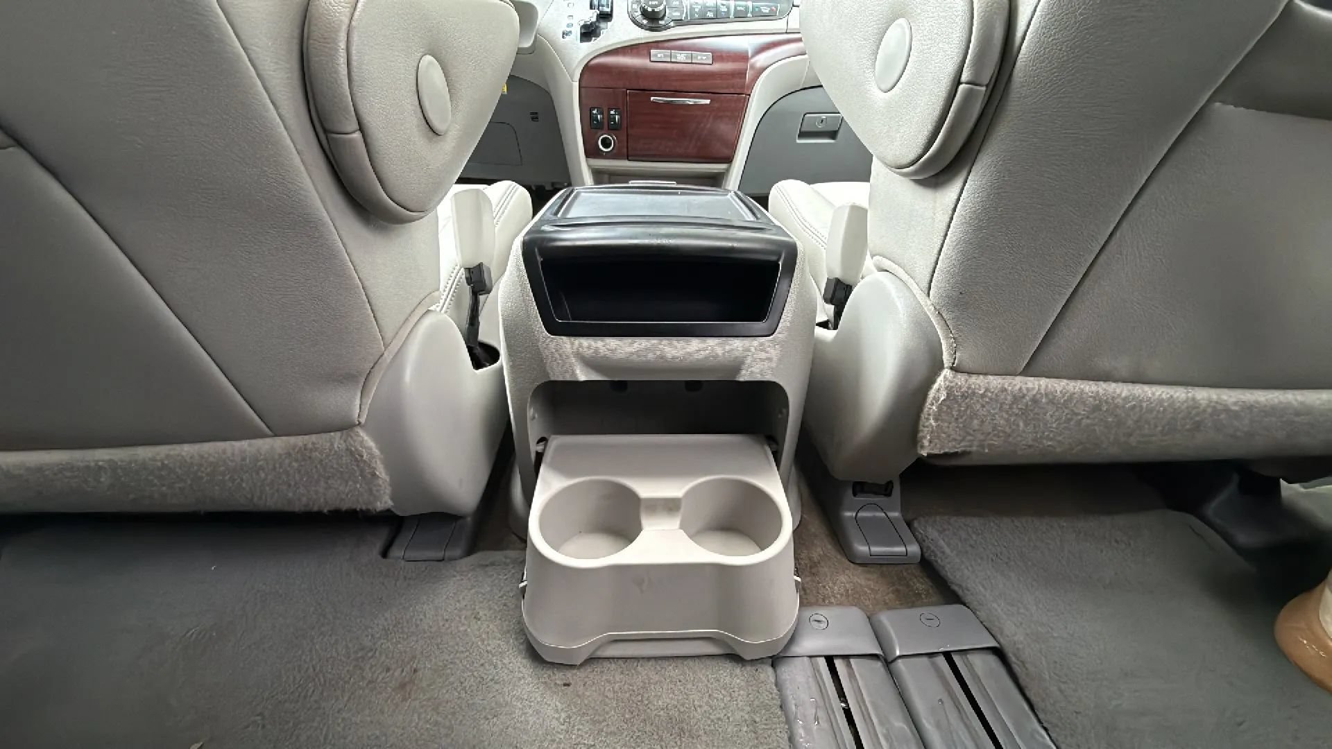 Used 2013 Toyota Sienna XLE FWD image 35