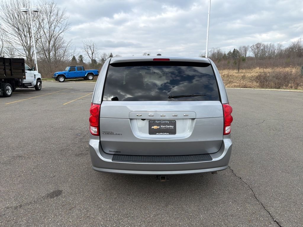 Used 2017 Dodge Grand Caravan SE image 7