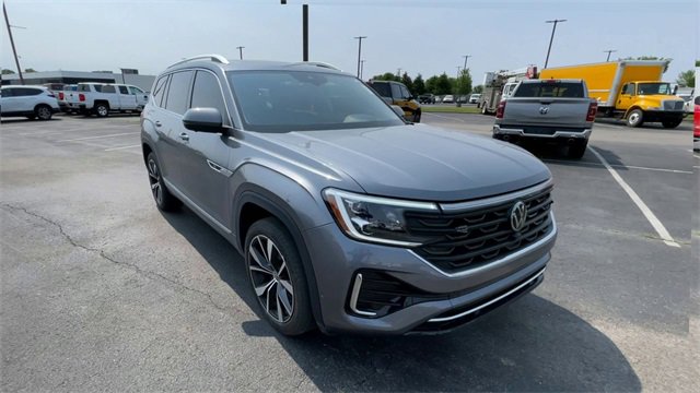 Used 2024 Volkswagen Atlas SEL Premium R-Line image 4