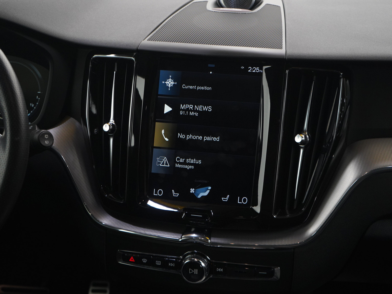 Used 2019 Volvo XC60 T8 R-Design w/ Advanced Package AWD/4WD image 15
