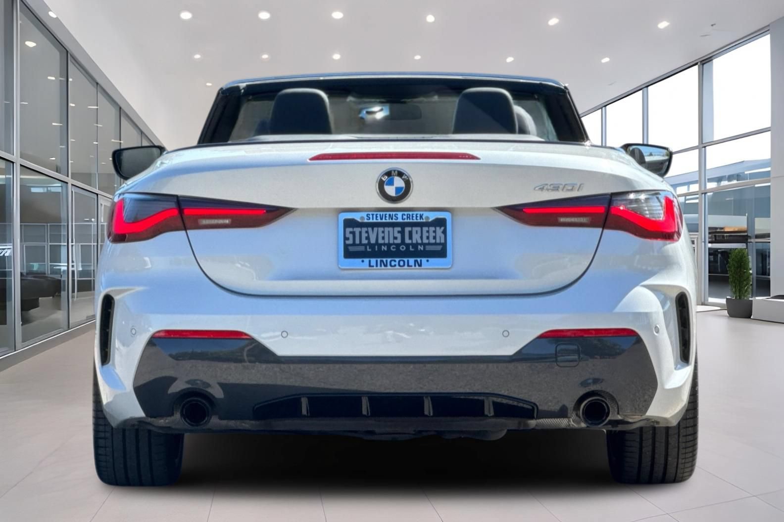 Used 2023 BMW 430i Convertible w/ M Sport Package RWD image 5