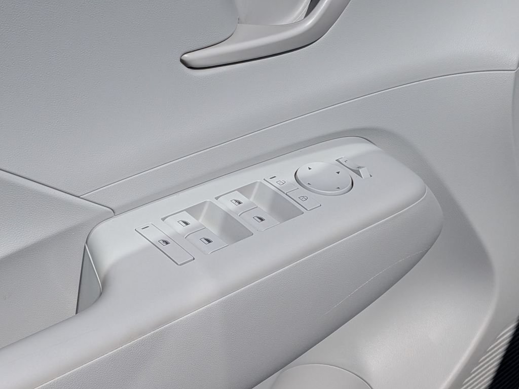 Certified 2024 Hyundai Kona SEL FWD image 12